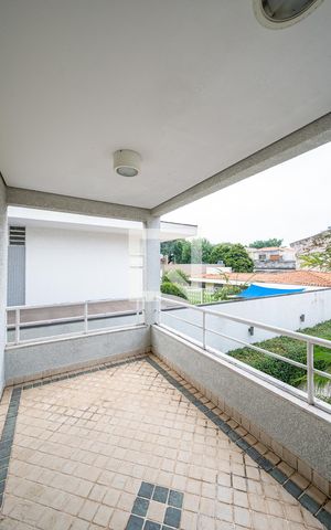 Casa à venda com 600m², 4 quartos e 6 vagas Casa à venda com 600m², 4 quartos e 6 vagasSuíte 1