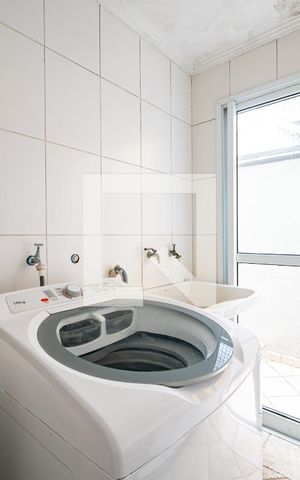 Casa à venda com 600m², 4 quartos e 6 vagas Casa à venda com 600m², 4 quartos e 6 vagasLavanderia