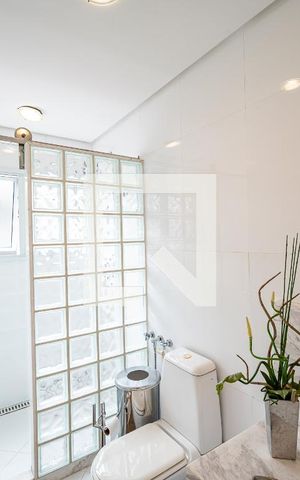 Casa à venda com 600m², 4 quartos e 6 vagas Casa à venda com 600m², 4 quartos e 6 vagasBanheiro da Suíte 3