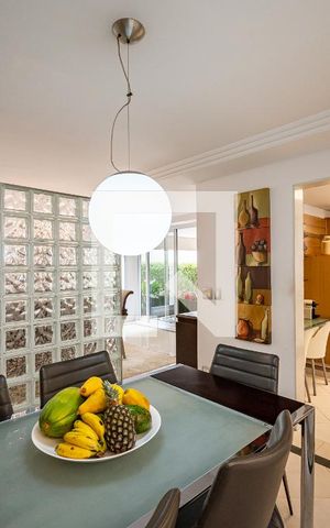 Casa à venda com 600m², 4 quartos e 6 vagas Casa à venda com 600m², 4 quartos e 6 vagasSala de Jantar