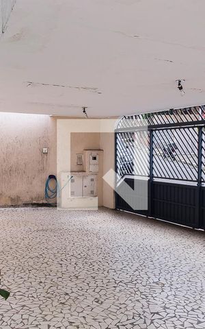 Casa à venda com 326m², 3 quartos e 3 vagas Casa à venda com 326m², 3 quartos e 3 vagasGaragem