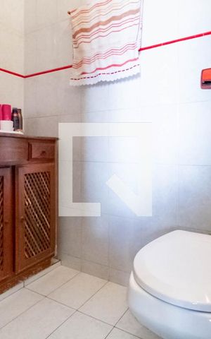 Casa para alugar com 180m², 3 quartos e sem vaga Casa para alugar com 180m², 3 quartos e sem vagaBanheiro da suíte