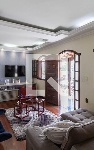 Casa para alugar com 180m², 3 quartos e sem vaga Casa para alugar com 180m², 3 quartos e sem vagaSala