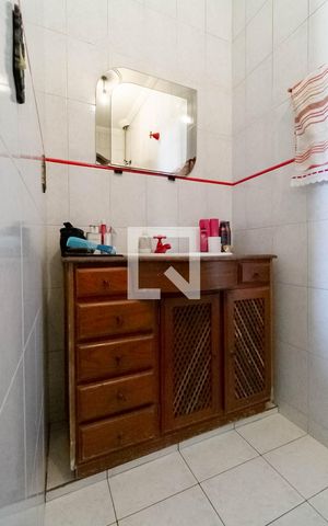 Casa para alugar com 180m², 3 quartos e sem vaga Casa para alugar com 180m², 3 quartos e sem vagaBanheiro da suíte