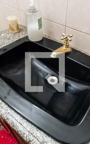 Casa para alugar com 180m², 3 quartos e sem vaga Casa para alugar com 180m², 3 quartos e sem vagaBanheiro social
