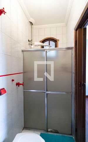 Casa para alugar com 180m², 3 quartos e sem vaga Casa para alugar com 180m², 3 quartos e sem vagaBanheiro da suíte