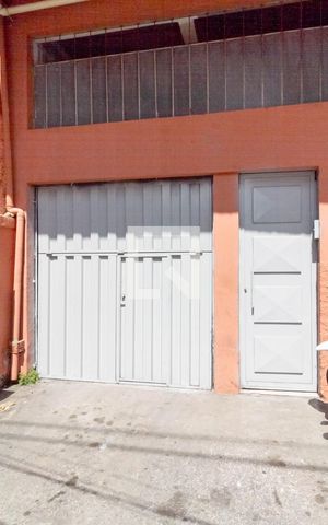 Casa para alugar com 180m², 3 quartos e sem vaga Casa para alugar com 180m², 3 quartos e sem vagaFachada