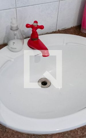 Casa para alugar com 180m², 3 quartos e sem vaga Casa para alugar com 180m², 3 quartos e sem vagaBanheiro da suíte