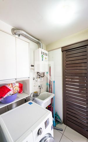 Apartamento à venda com 108m², 3 quartos e 2 vagas Apartamento à venda com 108m², 3 quartos e 2 vagasLavanderia