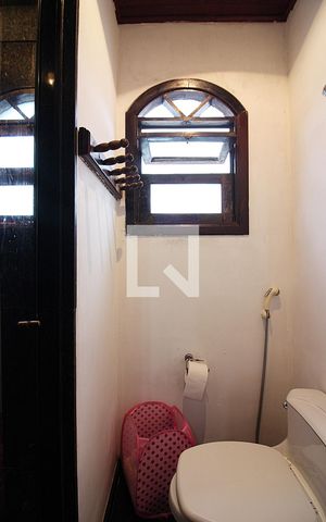 Casa à venda com 185m², 4 quartos e 3 vagasQuarto 1 - Suíte Banheiro 