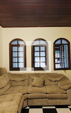 Casa à venda com 185m², 4 quartos e 3 vagasSala 