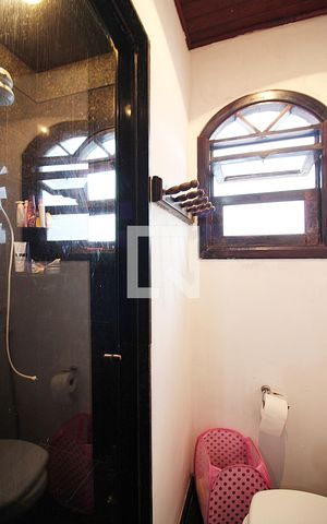 Casa à venda com 185m², 4 quartos e 3 vagasQuarto 1 - Suíte Banheiro 
