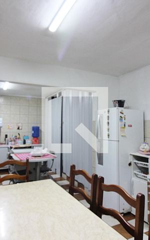 Casa à venda com 185m², 4 quartos e 3 vagasCopa e Cozinha 
