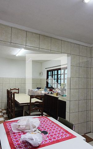 Casa à venda com 185m², 4 quartos e 3 vagasCopa e Cozinha 