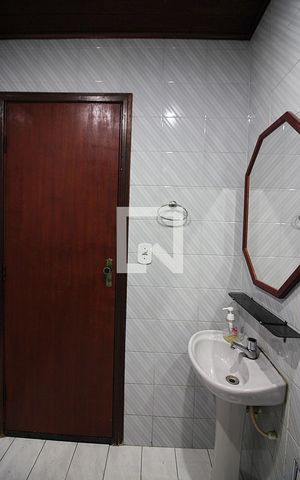 Casa à venda com 185m², 4 quartos e 3 vagasBanheiro Social 2