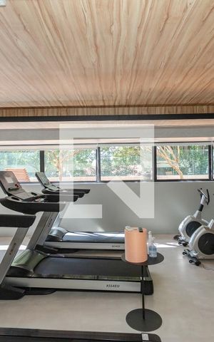 Studio para alugar com 33m², 0 quarto e sem vaga Studio para alugar com 33m², 0 quarto e sem vagaAcademia