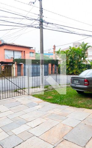 Casa à venda com 270m², 4 quartos e 3 vagas Casa à venda com 270m², 4 quartos e 3 vagasGaragem