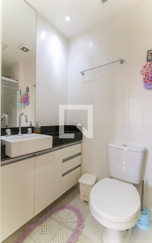 Apartamento à venda com 59m², 2 quartos e 1 vaga Apartamento à venda com 59m², 2 quartos e 1 vagaBanheiro da Suíte