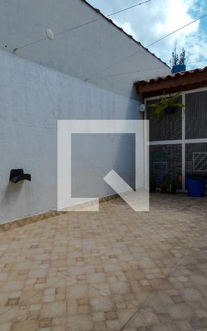 Casa à venda com 150m², 3 quartos e 2 vagas Casa à venda com 150m², 3 quartos e 2 vagasQuintal fundo