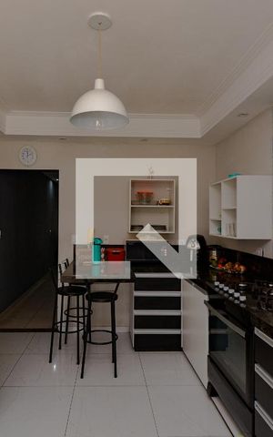 Casa à venda com 150m², 3 quartos e 2 vagas Casa à venda com 150m², 3 quartos e 2 vagasCozinha