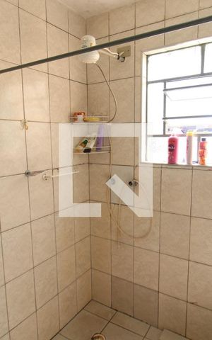 Casa à venda com 384m², 2 quartos e sem vagaCasa 2- Banheiro