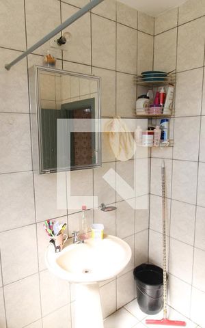 Casa à venda com 384m², 2 quartos e sem vagaCasa 2- Banheiro