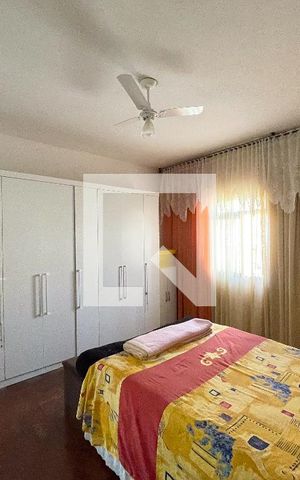 Casa à venda com 270m², 3 quartos e sem vaga Casa à venda com 270m², 3 quartos e sem vagaquarto 1 - suíte