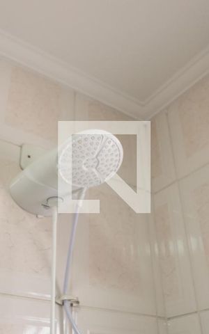 Casa à venda com 180m², 4 quartos e 2 vagas Casa à venda com 180m², 4 quartos e 2 vagasBanheiro Social