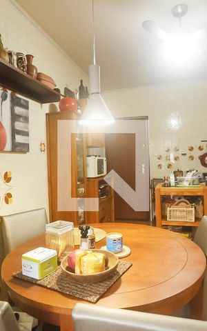 Apartamento à venda com 169m², 3 quartos e 2 vagas Apartamento à venda com 169m², 3 quartos e 2 vagasCozinha