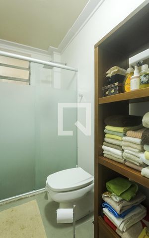 Apartamento à venda com 169m², 3 quartos e 2 vagas Apartamento à venda com 169m², 3 quartos e 2 vagasBanheiro social