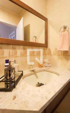 Apartamento à venda com 169m², 3 quartos e 2 vagas Apartamento à venda com 169m², 3 quartos e 2 vagasLavabo