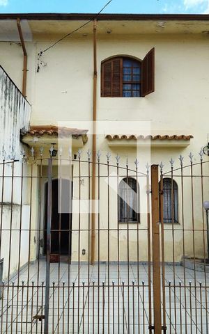 Casa à venda com 98m², 2 quartos e 1 vaga Casa à venda com 98m², 2 quartos e 1 vagaFachada