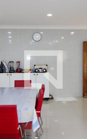 Casa à venda com 550m², 4 quartos e 3 vagas Casa à venda com 550m², 4 quartos e 3 vagasCozinha