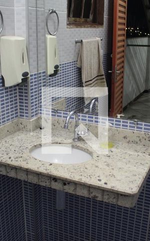 Casa à venda com 585m², 5 quartos e 4 vagasBanheiro 2