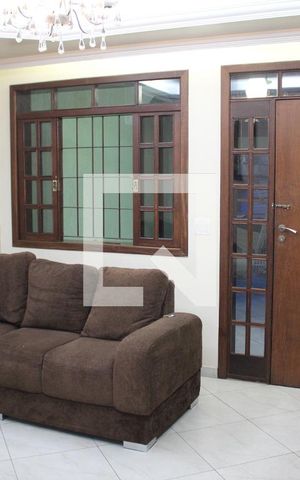 Casa à venda com 585m², 5 quartos e 4 vagasSala