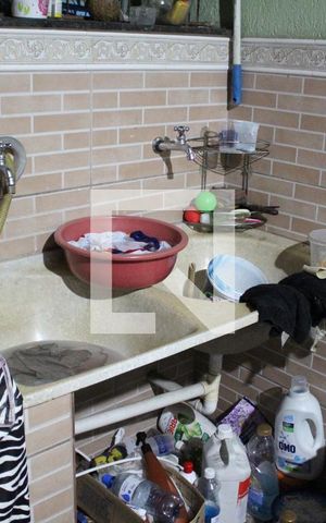 Casa à venda com 585m², 5 quartos e 4 vagasÁrea de Serviço
