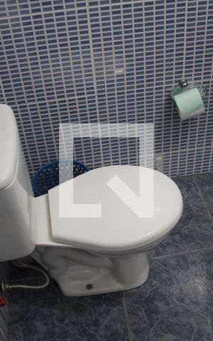 Casa à venda com 585m², 5 quartos e 4 vagasBanheiro 2