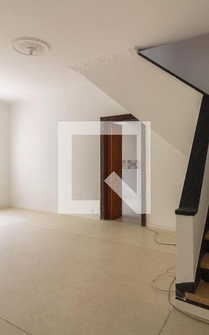 Casa à venda com 400m², 4 quartos e 6 vagas Casa à venda com 400m², 4 quartos e 6 vagasSala