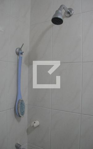 Apartamento à venda com 83m², 2 quartos e 1 vagaDetalhe do banheiro