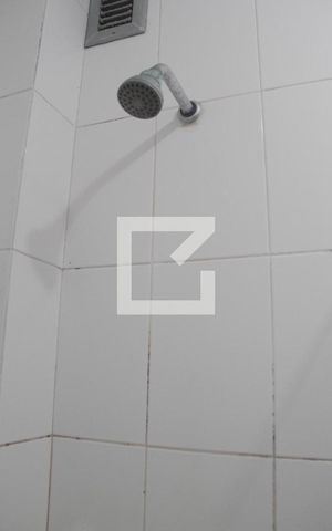 Apartamento à venda com 83m², 2 quartos e 1 vagaDetalhe do Banheiro da Suite
