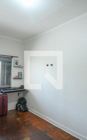Casa à venda com 155m², 3 quartos e 2 vagas Casa à venda com 155m², 3 quartos e 2 vagasQuarto