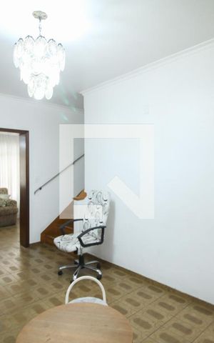 Casa à venda com 155m², 3 quartos e 2 vagas Casa à venda com 155m², 3 quartos e 2 vagasSala