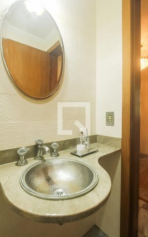 Apartamento à venda com 174m², 3 quartos e 2 vagas Apartamento à venda com 174m², 3 quartos e 2 vagasLavabo