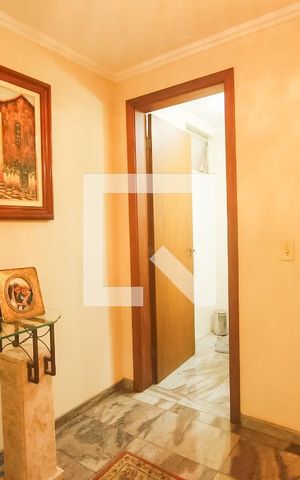 Apartamento à venda com 174m², 3 quartos e 2 vagas Apartamento à venda com 174m², 3 quartos e 2 vagasHall