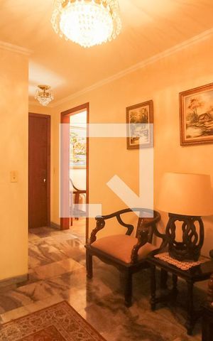 Apartamento à venda com 174m², 3 quartos e 2 vagas Apartamento à venda com 174m², 3 quartos e 2 vagasHall