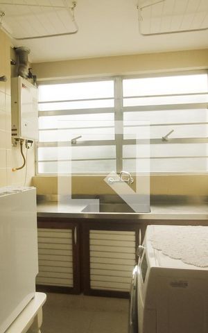 Apartamento à venda com 174m², 3 quartos e 2 vagas Apartamento à venda com 174m², 3 quartos e 2 vagasÁrea de Serviço