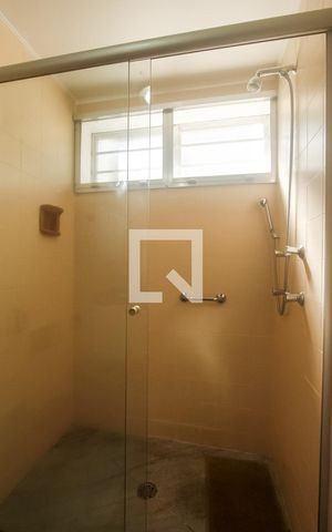 Apartamento à venda com 174m², 3 quartos e 2 vagas Apartamento à venda com 174m², 3 quartos e 2 vagasBanheiro social