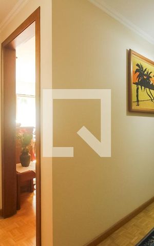 Apartamento à venda com 174m², 3 quartos e 2 vagas Apartamento à venda com 174m², 3 quartos e 2 vagasCorredor quartos