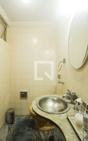 Apartamento à venda com 174m², 3 quartos e 2 vagas Apartamento à venda com 174m², 3 quartos e 2 vagasLavabo