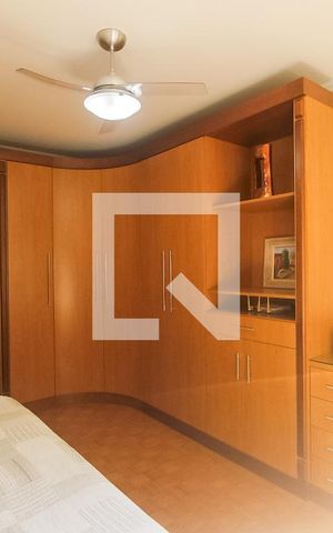 Apartamento à venda com 174m², 3 quartos e 2 vagas Apartamento à venda com 174m², 3 quartos e 2 vagasQuarto 1